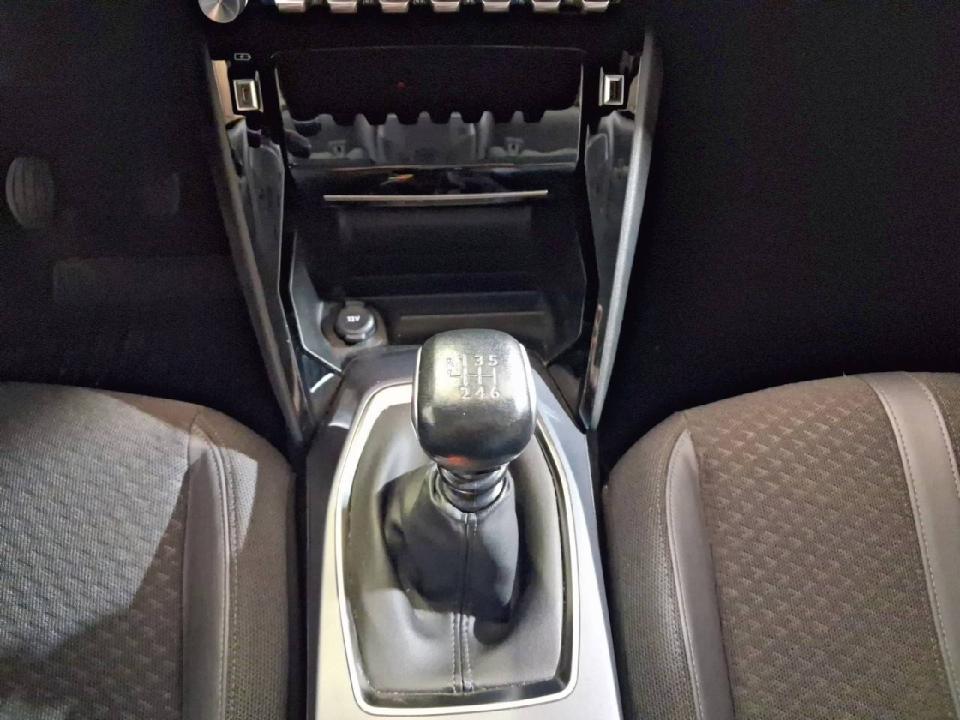 Peugeot 2008 Allure Puretech 100 S&S BVM6