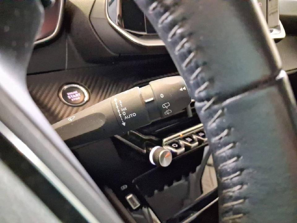 Peugeot 2008 Allure Puretech 100 S&S BVM6