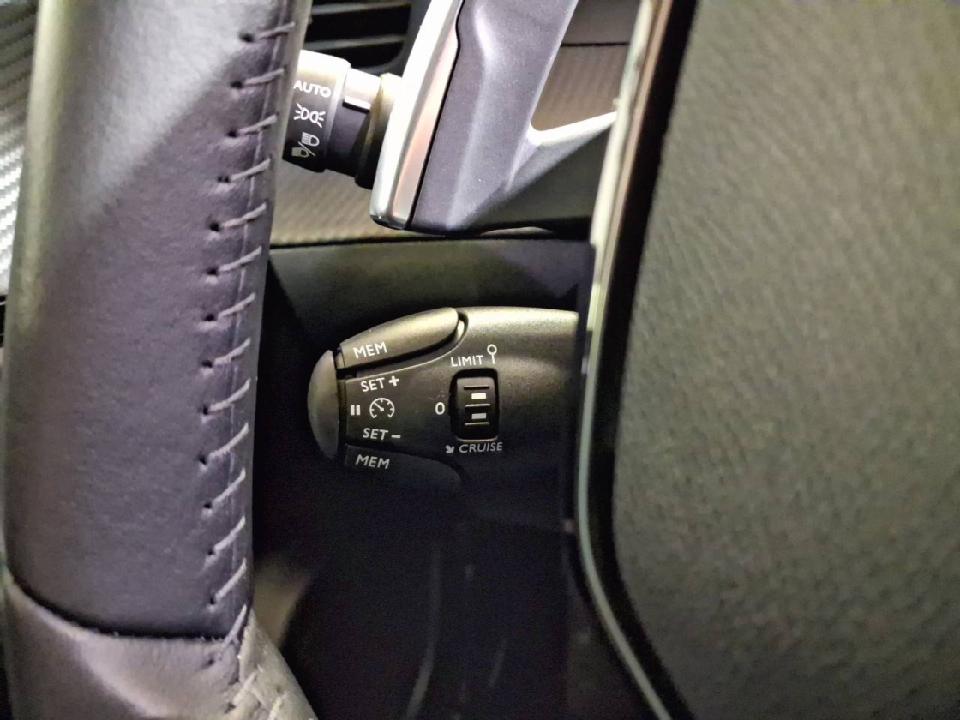 Peugeot 2008 N2008 Allure Hybrid 145 eDCS6