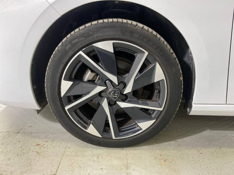 Peugeot 308 5P Allure Gasolina 130 S&S MAN