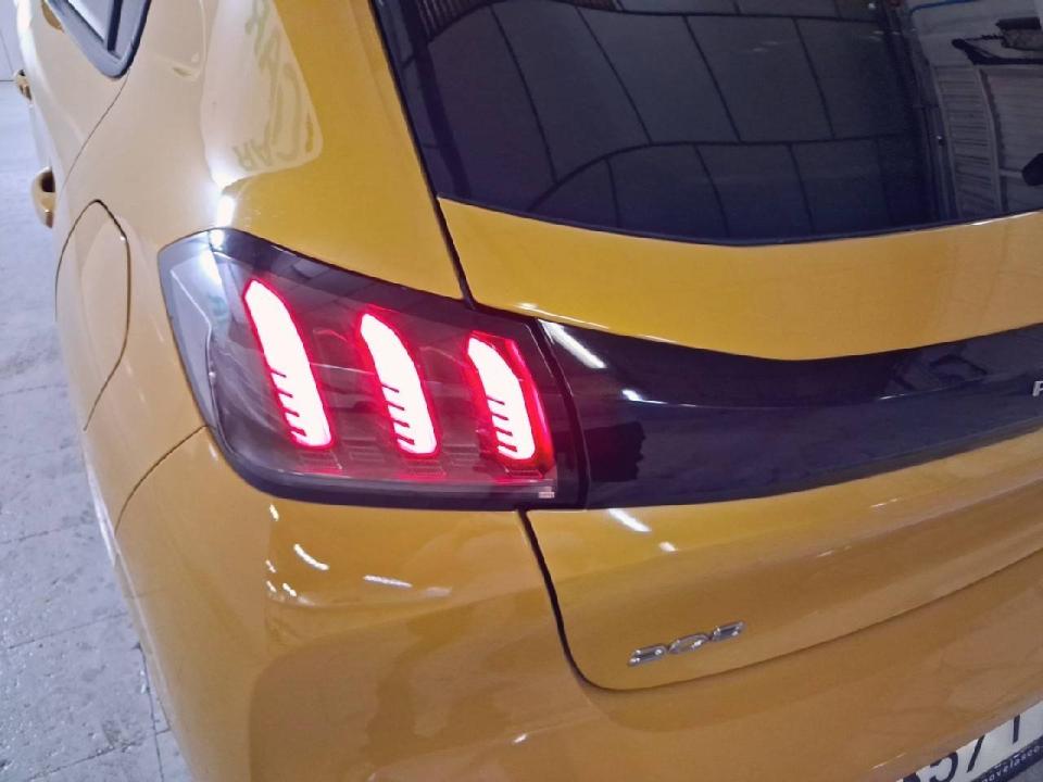 Peugeot 208 BlueHDi 73kW (100CV) Allure