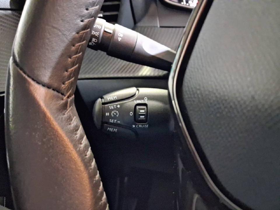 Peugeot 208 BlueHDi 73kW (100CV) Allure