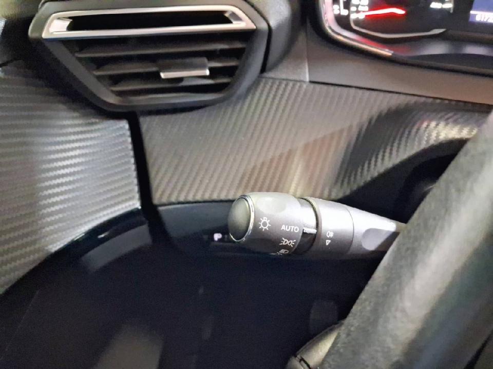 Peugeot 208 BlueHDi 73kW (100CV) Allure