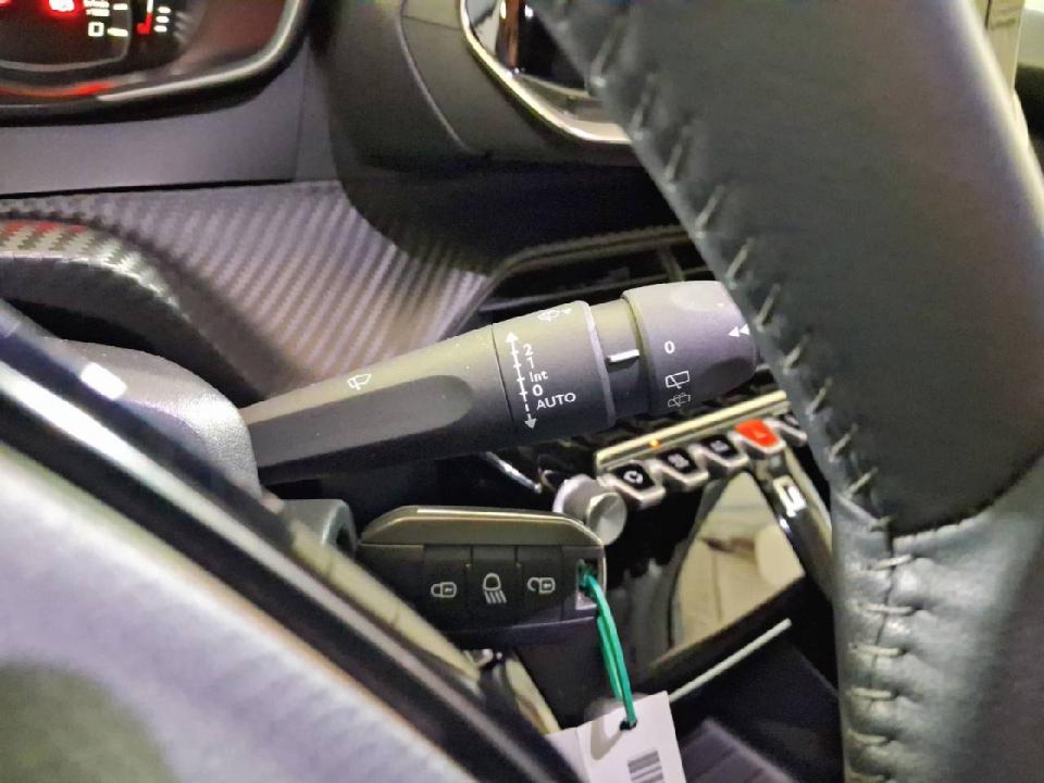 Peugeot 2008 Allure Puretech 100 S&S BVM6