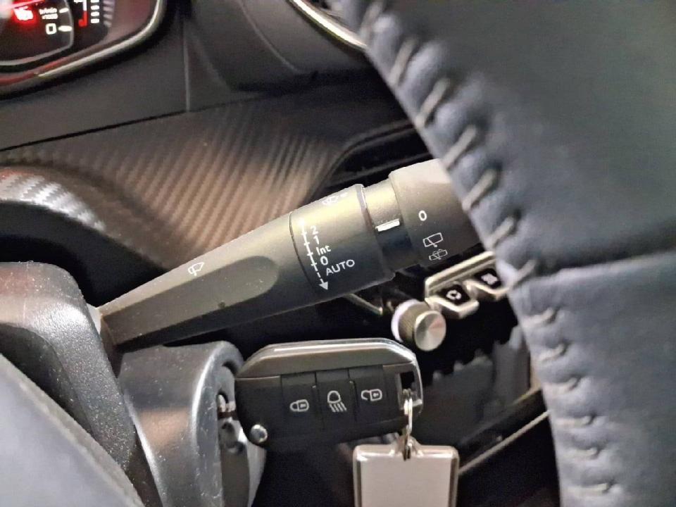 Peugeot 208 Allure Puretech 100