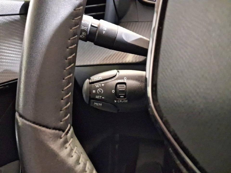 Peugeot 208 Allure Puretech 100