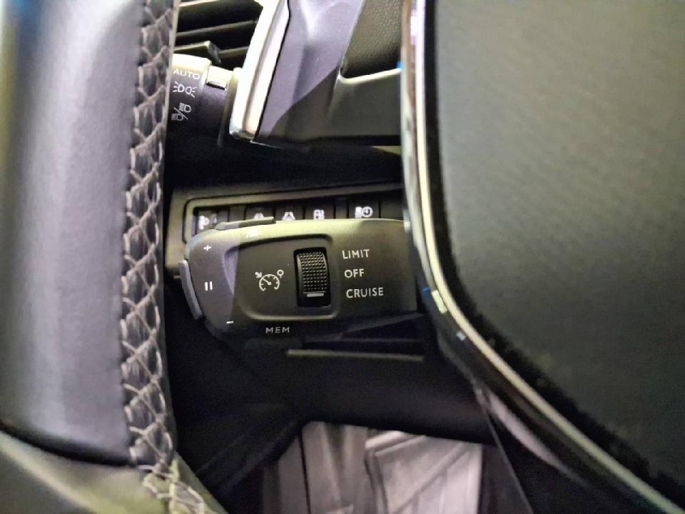 Peugeot 3008 Hybrid 225 e-EAT8 Allure Pack