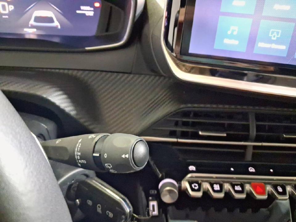 Peugeot 208 Allure HYBRID 110 eDCS6