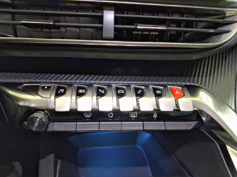 Peugeot 3008 Hybrid 225 e-EAT8 Allure