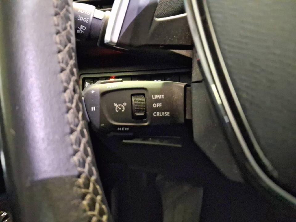 Peugeot 3008 Hybrid 225 e-EAT8 Allure