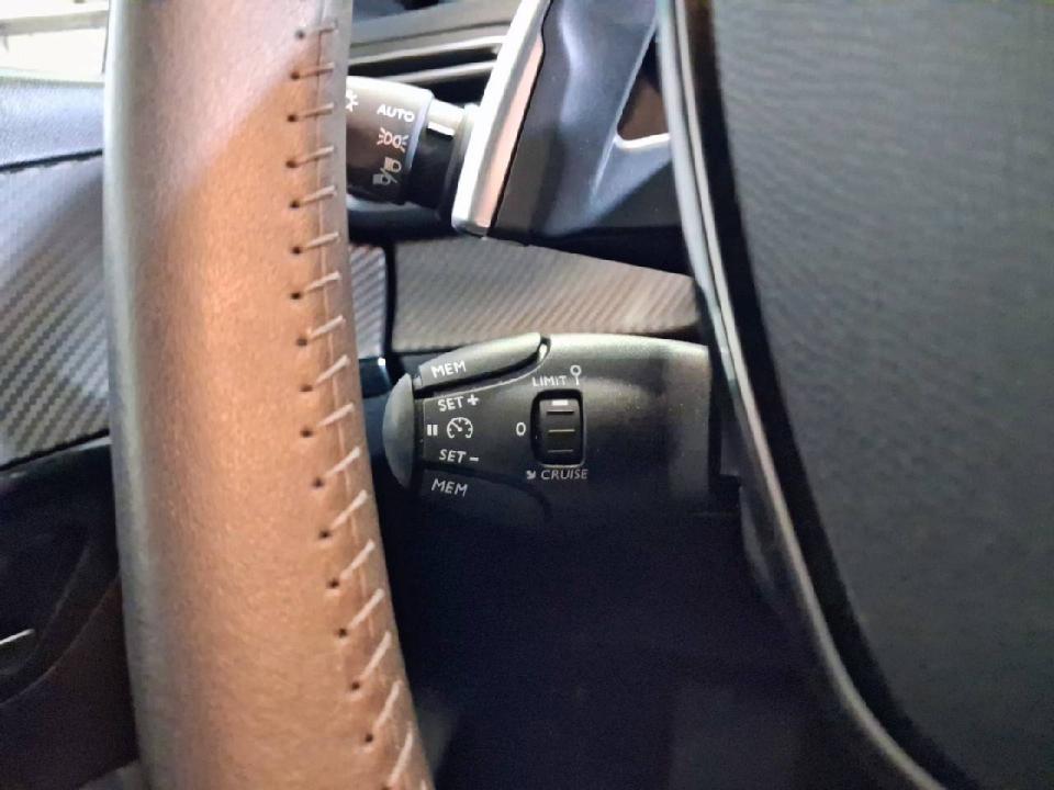 Peugeot 208 Allure HYBRID 110 eDCS6