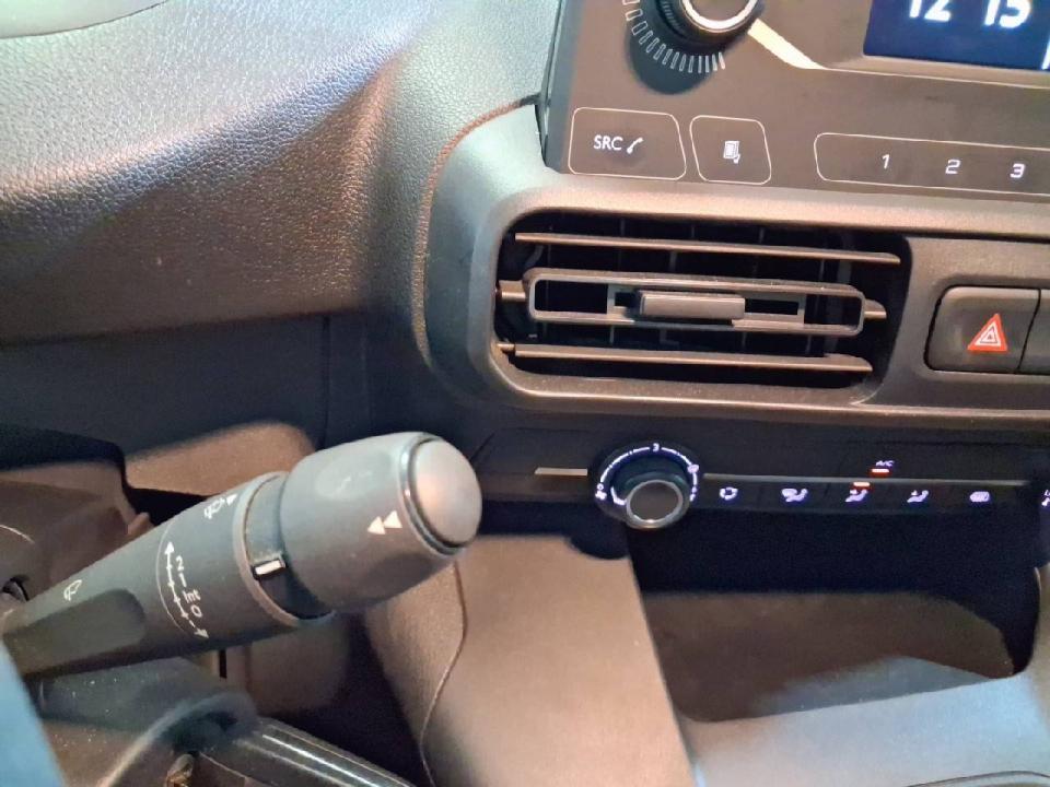 Peugeot Partner Pro Standard 600kg BlueHDi 73kW