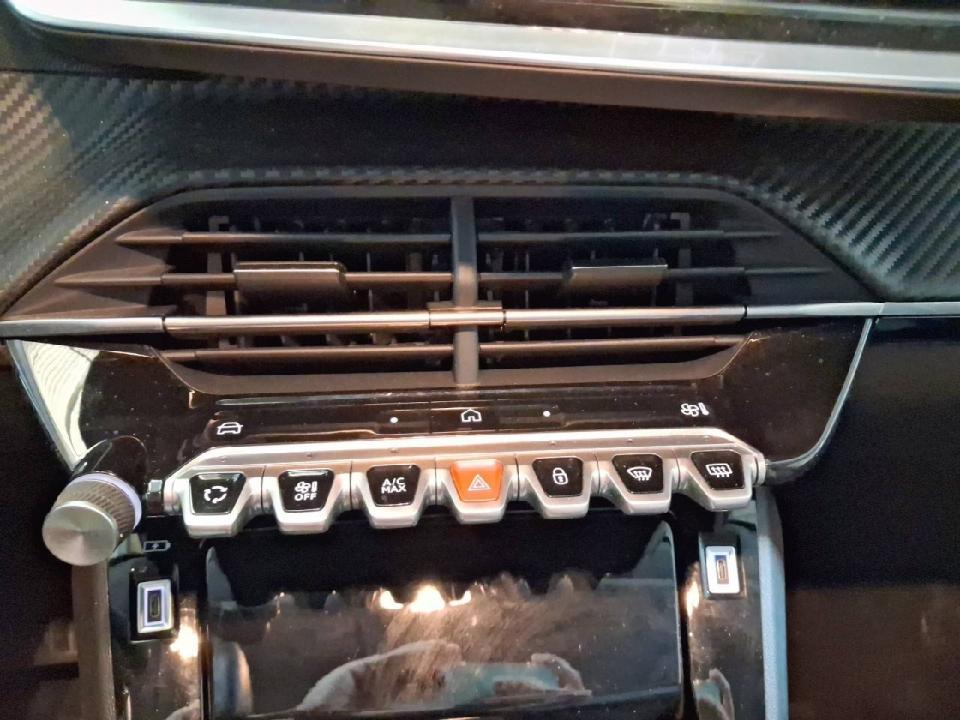 Peugeot 208 Allure HYBRID 100 eDCS6