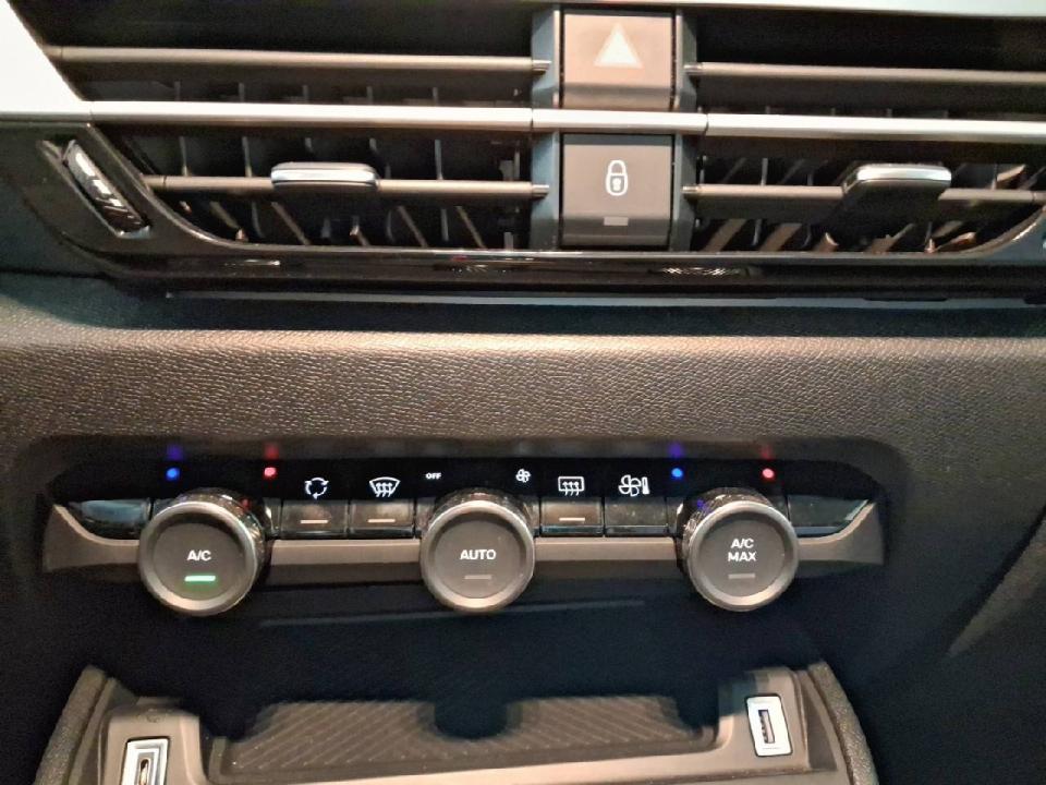 Citroen C4 Hybrid 136 e-DCS6 Plus