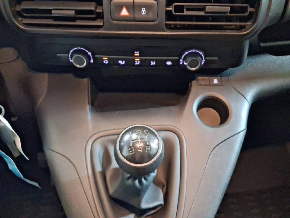 Peugeot Partner Pro Standard 600kg BlueHDi 73kW