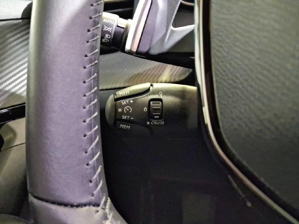 Peugeot 2008 N2008 Allure Hybrid 145 eDCS6