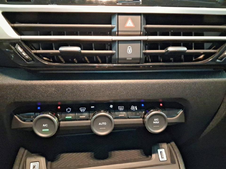 Citroen C4 Hybrid 136 e-DCS6 Plus
