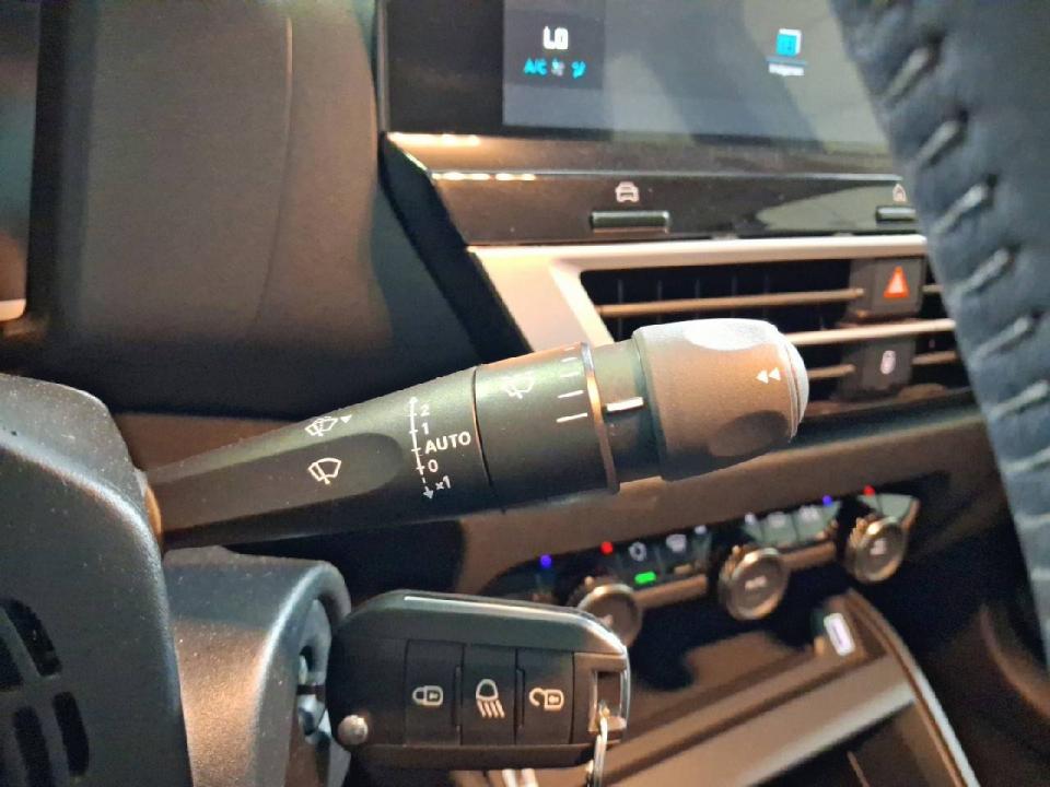 Citroen C4 Hybrid 136 e-DCS6 Plus