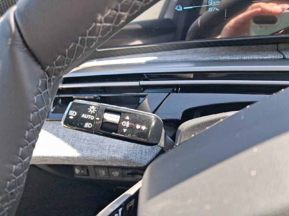 Peugeot 5008 Plug-in Hybrid 1.6 143KW Allure e-DCS7