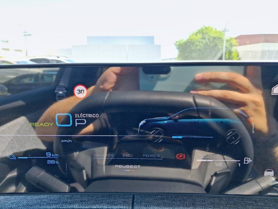 Peugeot 5008 Plug-in Hybrid 1.6 143KW Allure e-DCS7