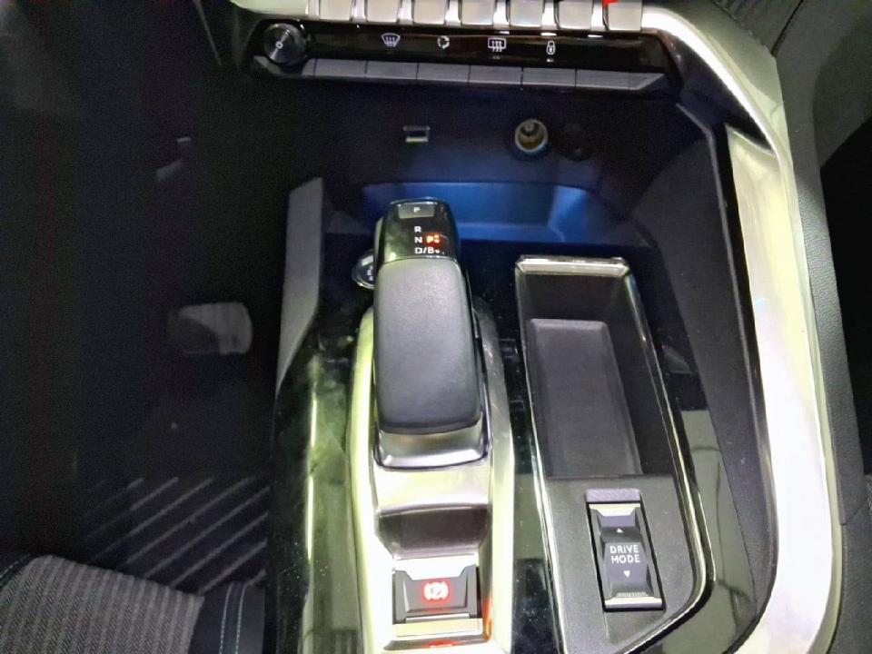 Peugeot 3008 Hybrid 225 e-EAT8 Allure