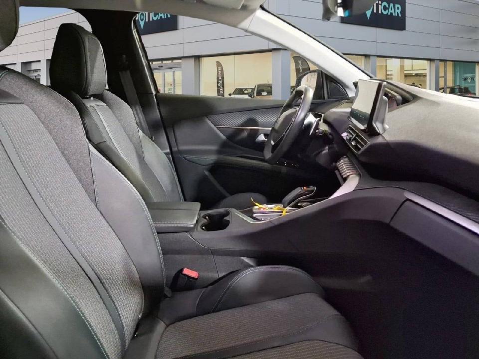 Peugeot 3008 Hybrid 225 e-EAT8 Allure