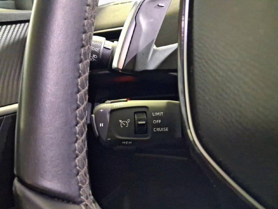Peugeot 3008 Hybrid 225 e-EAT8 Allure