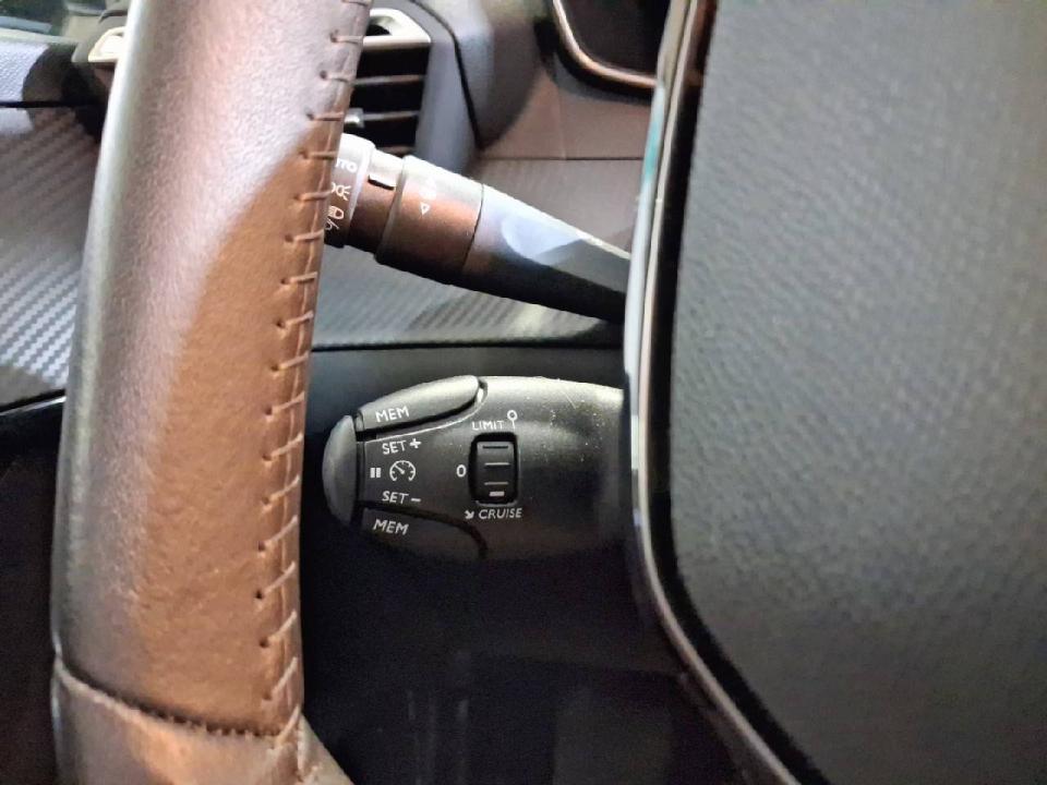 Peugeot 208 Allure Gasolina 100 S&S 6 Vel. MAN