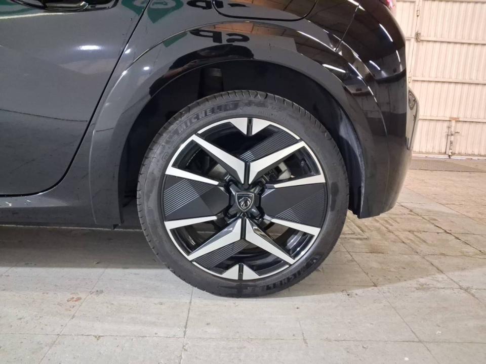 Peugeot 208 GT HYBRID 136 eDCS6
