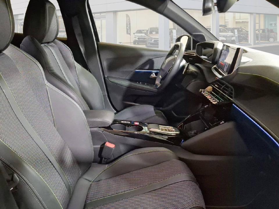 Peugeot 208 GT HYBRID 136 eDCS6