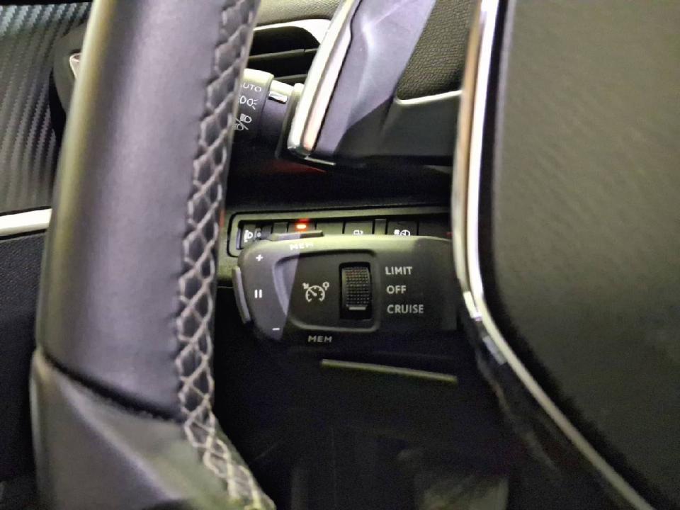 Peugeot 3008 Hybrid 225 e-EAT8 Allure