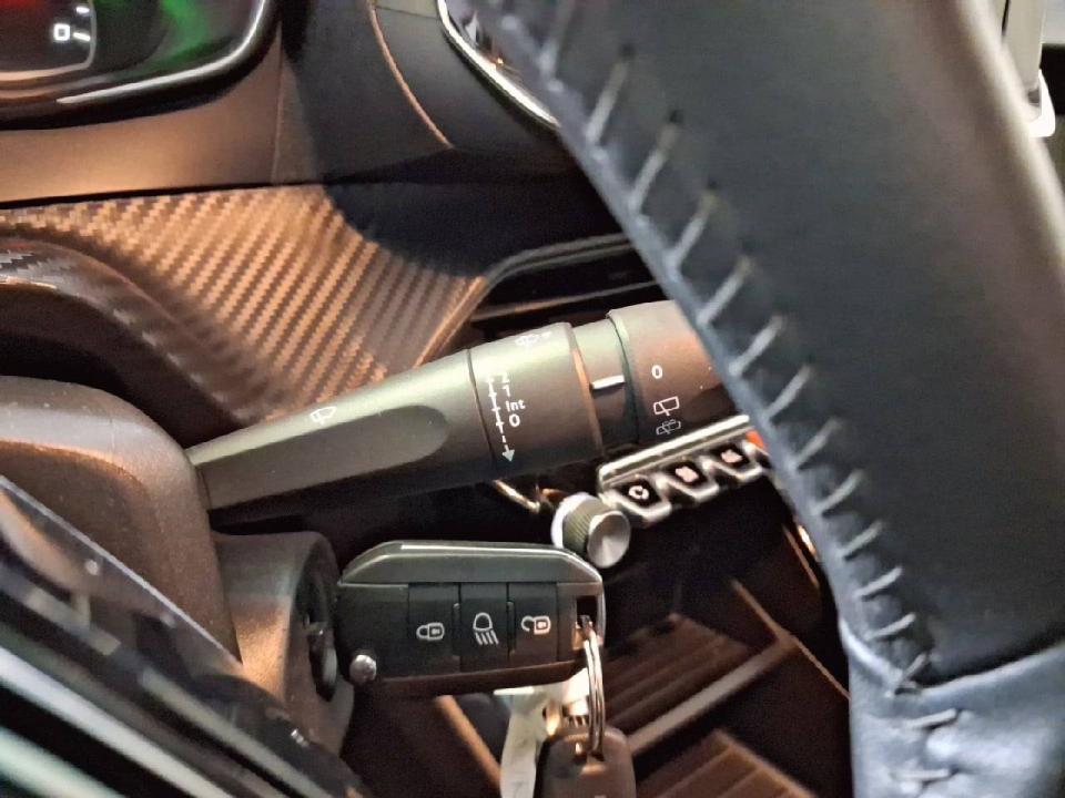 Peugeot 208 BlueHDi 73kW (100CV) Active