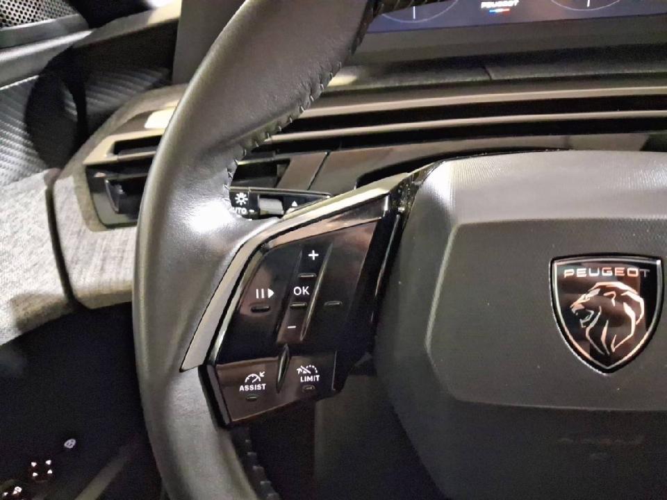 Peugeot 5008 Hybrid 1.2 107KW Allure eDCS6