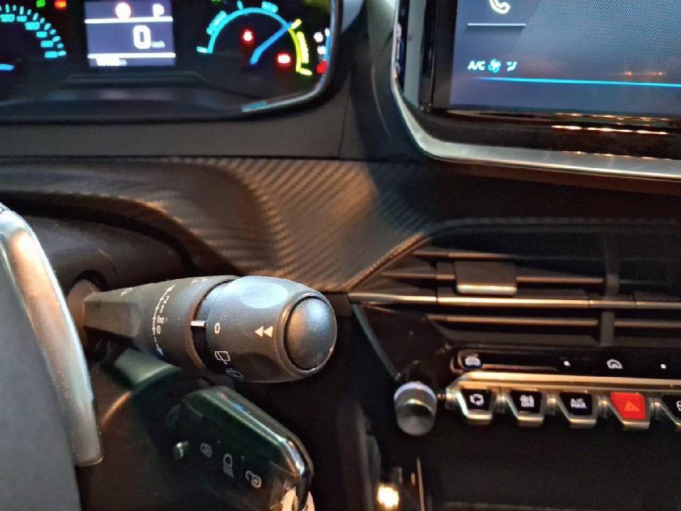 Peugeot 208 Active HYBRID 100 eDCS6