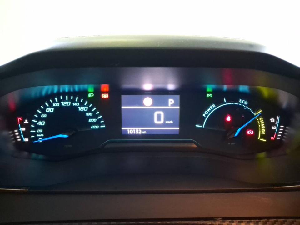 Peugeot 208 Active HYBRID 100 eDCS6
