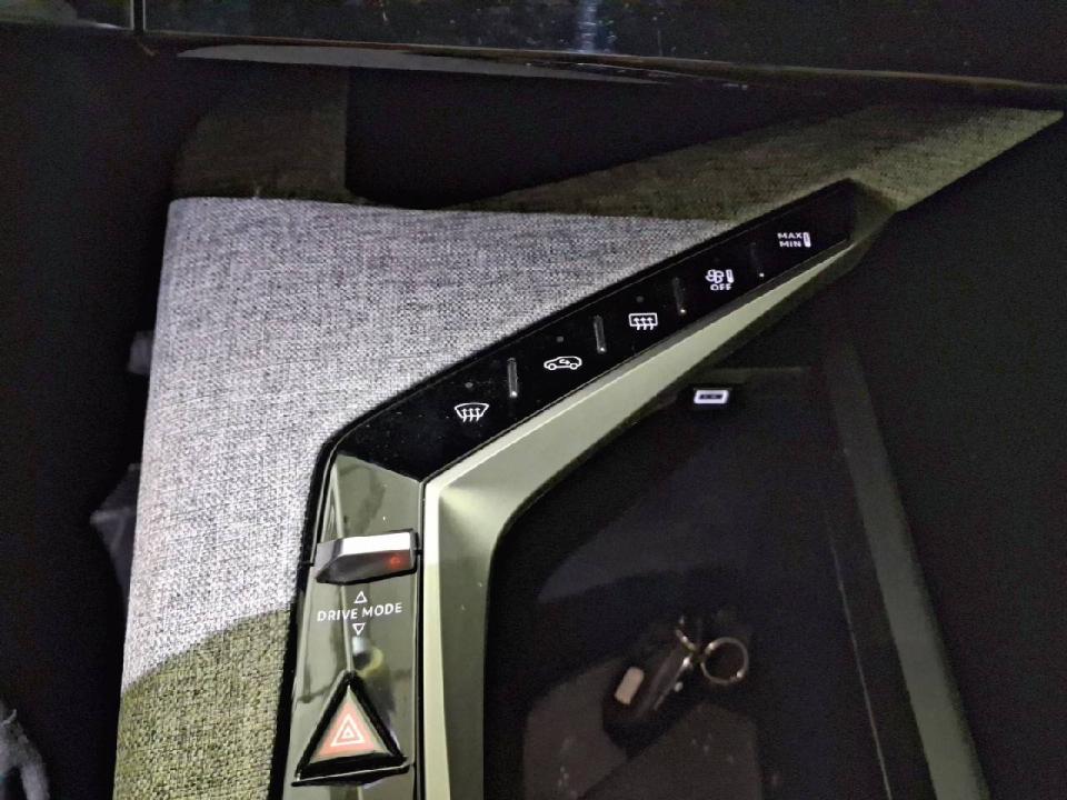 Peugeot 5008 Hybrid 1.2 107KW Allure eDCS6