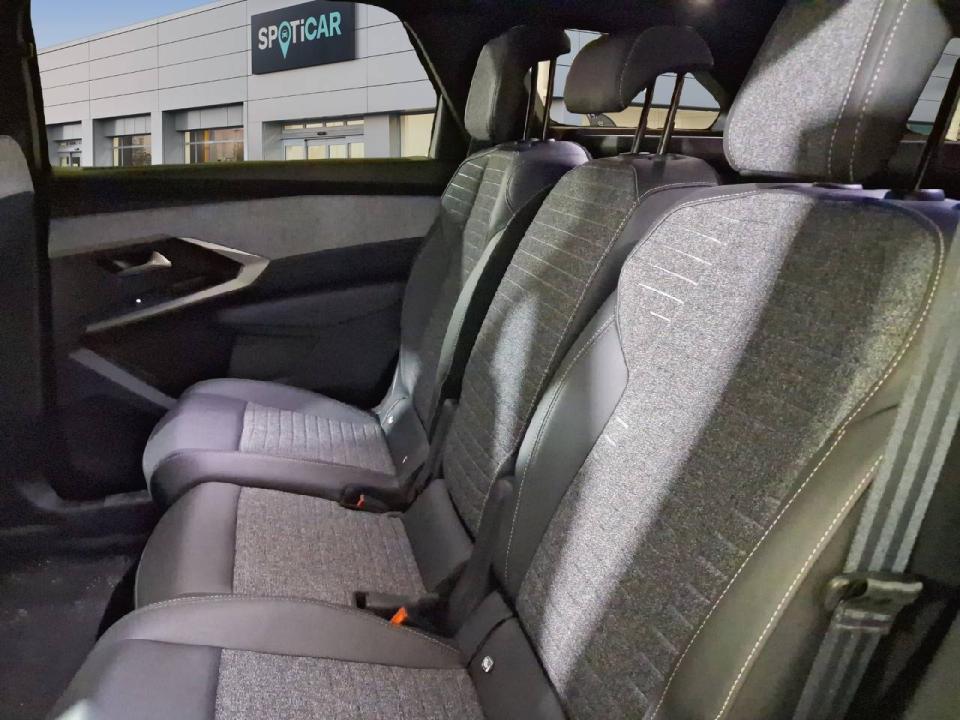 Peugeot 5008 Hybrid 1.2 107KW Allure eDCS6