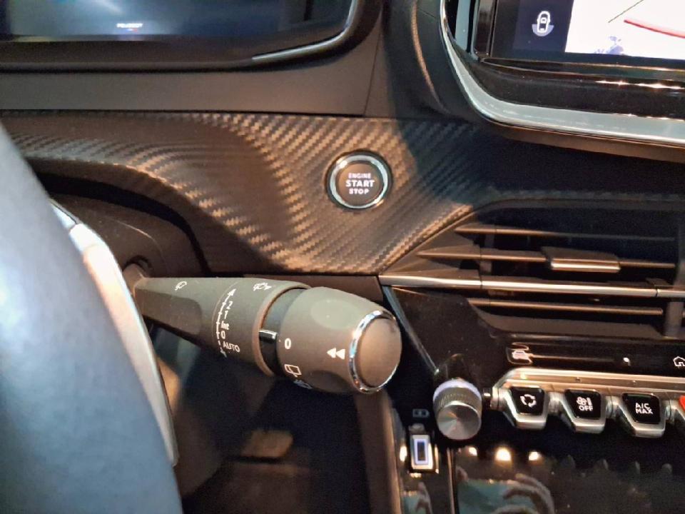 Peugeot 208 Allure HYBRID 100 eDCS6