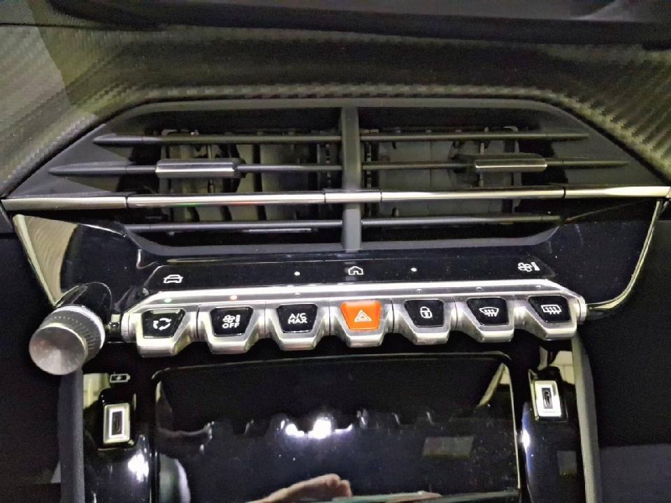 Peugeot 2008 N2008 Allure Hybrid 145 eDCS6