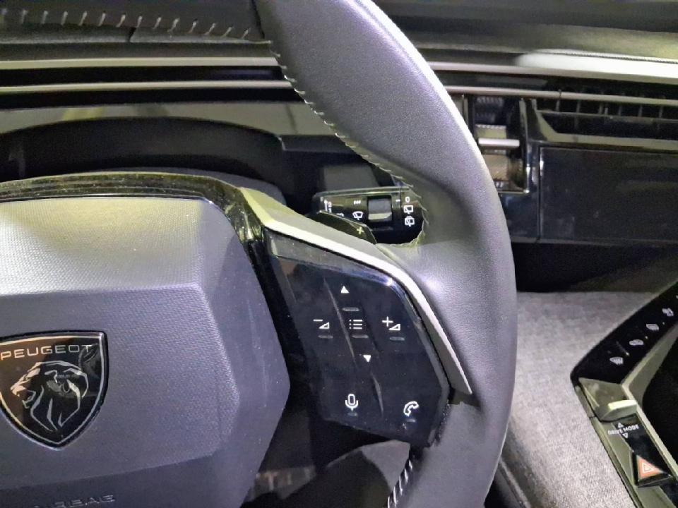 Peugeot 5008 Hybrid 1.2 107KW Allure eDCS6