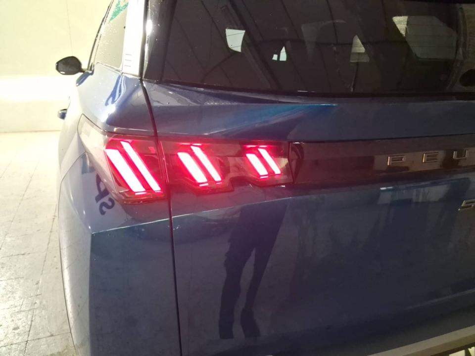 Peugeot 5008 Hybrid 1.2 107KW Allure eDCS6