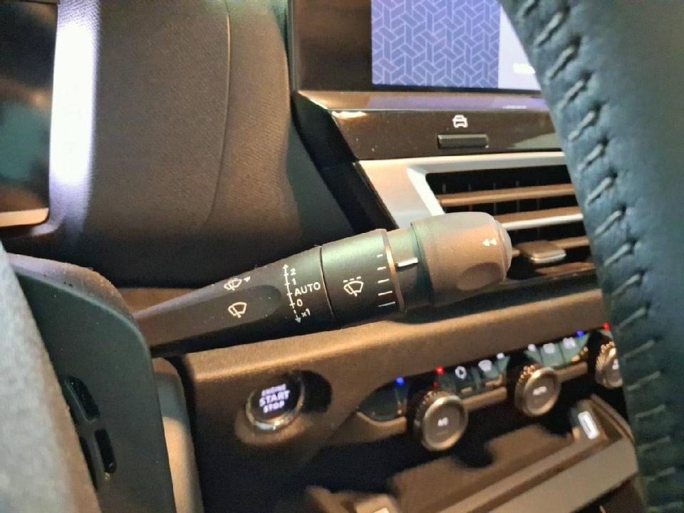 Citroen C4 Hybrid 136 e-DCS6 Plus