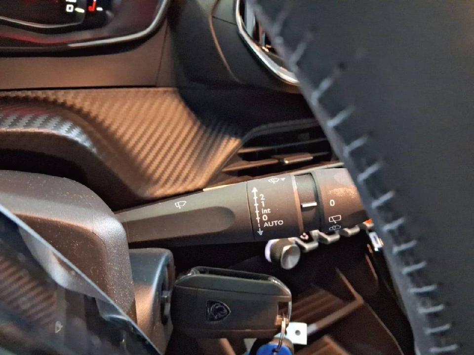 Peugeot 2008 Active Puretech 100 S&S 6 Vel. MAN