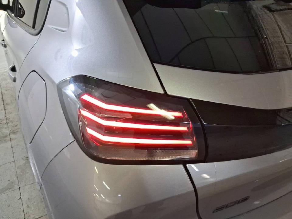 Peugeot 208 Allure HYBRID 110 eDCS6