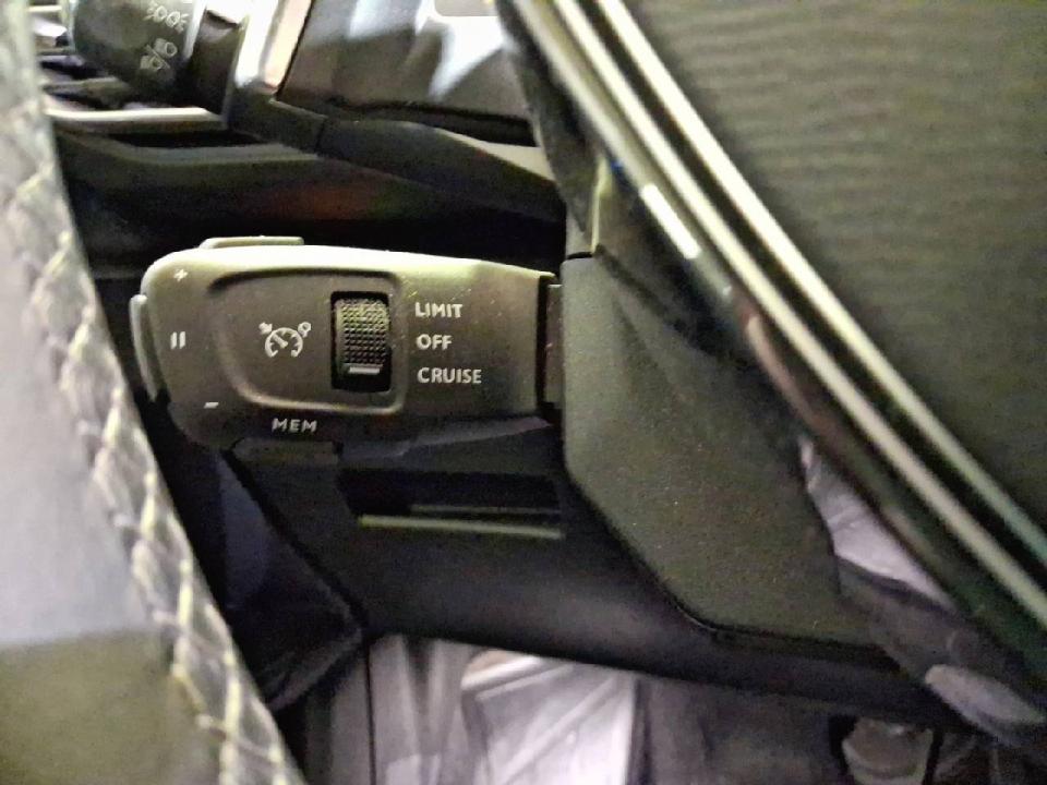 Peugeot 3008 Hybrid 225 e-EAT8 Allure Pack