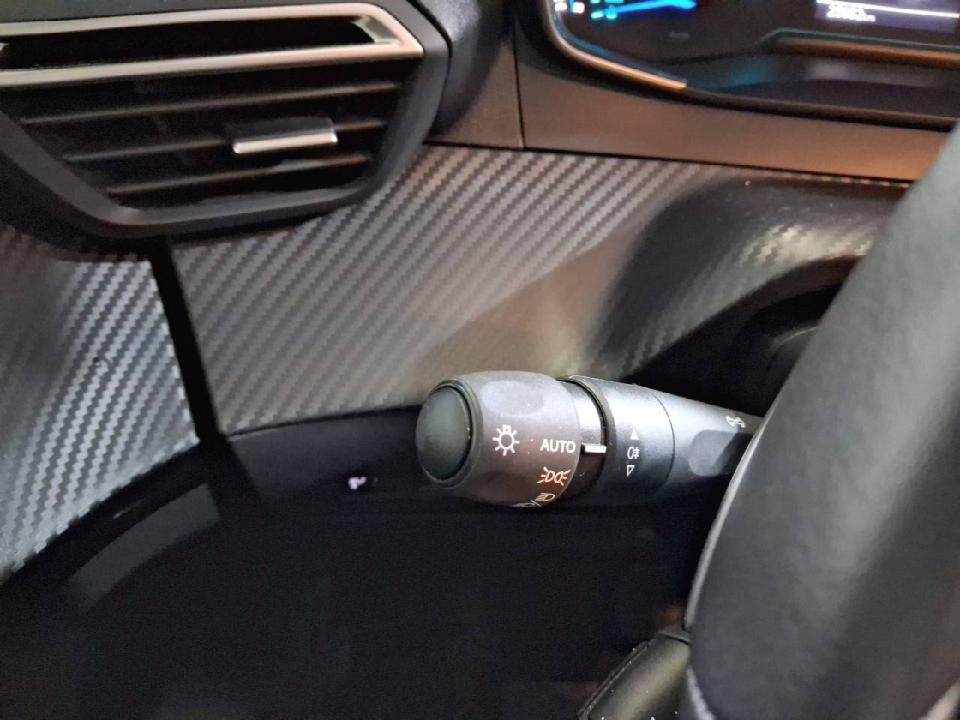 Peugeot 208 Style HYBRID 110 eDCS6