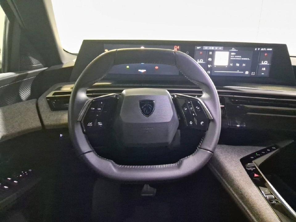 Peugeot 5008 Hybrid 1.2 107KW Allure eDCS6
