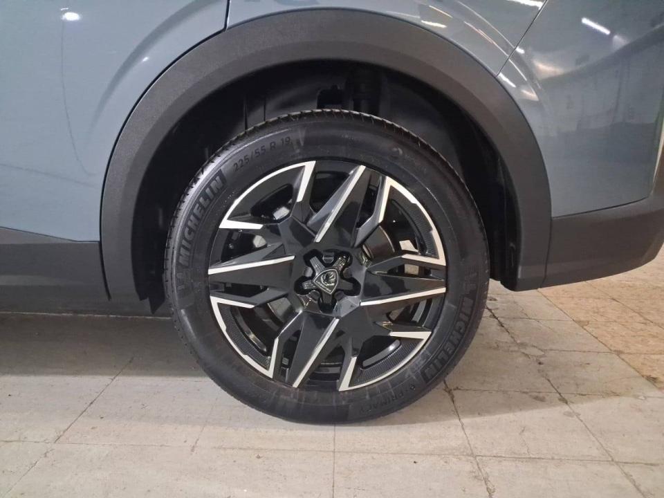 Peugeot 5008 Hybrid 1.2 107KW Allure eDCS6