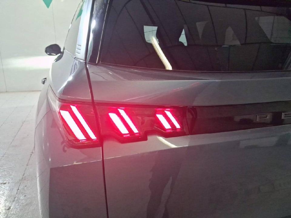Peugeot 5008 Hybrid 1.2 107KW Allure eDCS6
