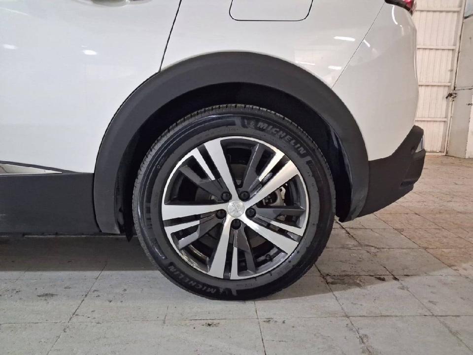 Peugeot 3008 Hybrid 300 e-EAT8 Roadtrip